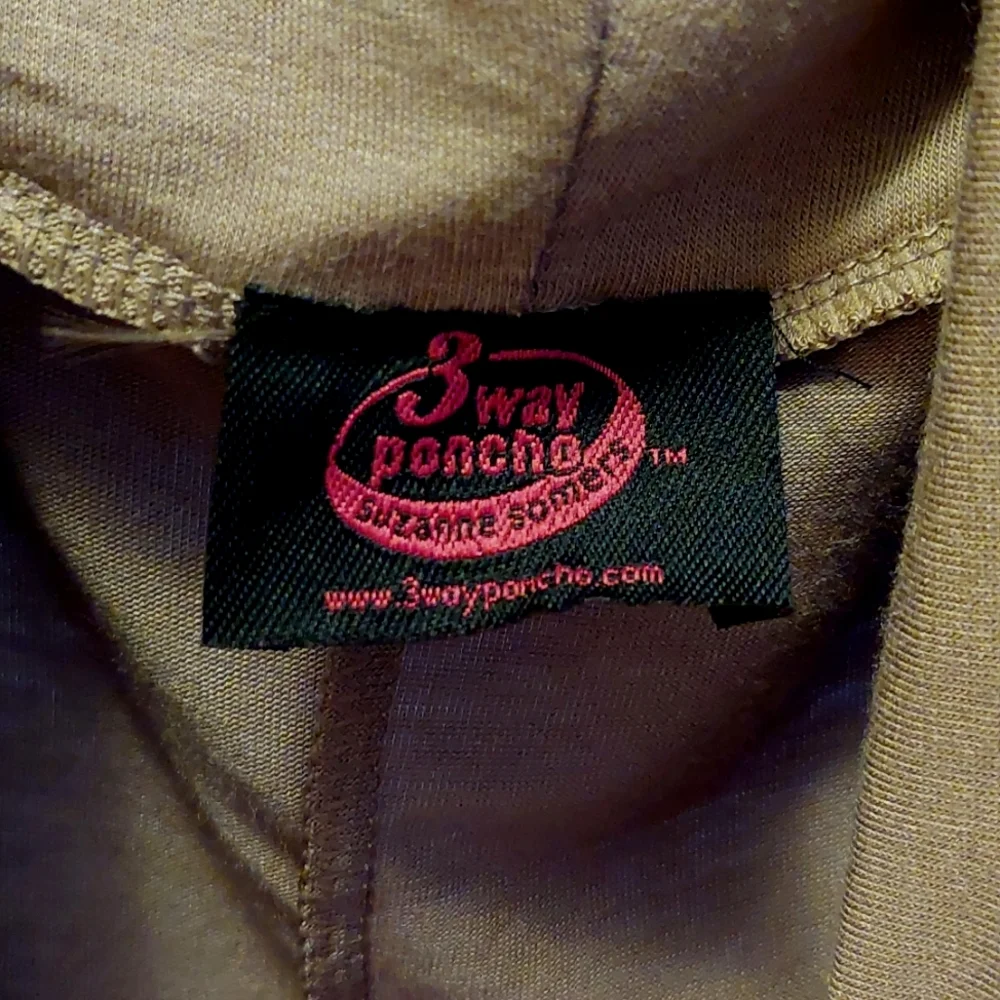 New Suzanne Somers 3 way poncho size S-L - Picture 2 of 9